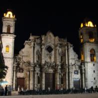 Catedral de La Habana: Construida entre 1748 y 1777, se considera el máximo monumento del estilo que se desarrolló en Cuba fundamentalmente en el siglo XVIII y que dio en llamarse “barroco cubano”. Fuente: Guia de Arquictura. La Habana Colonial.