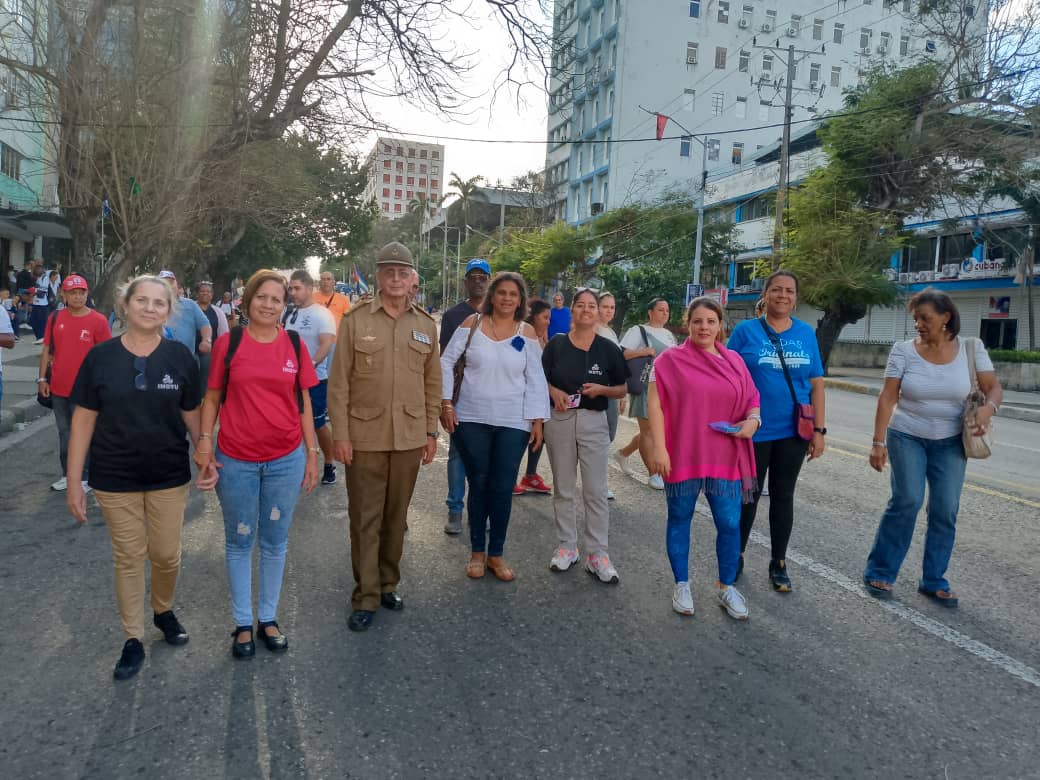 La familia del OTU marchamos en BLOQUE UNIDO para repudiar las medidas económicas y financieras de los BLOQUEOS de los gobiernos de los EE.UU. contra nuestro pueblo. 🇨🇺 Patria o Muerte !Venceremos !_ La familia del OTU marchamos en BLOQUE UNIDO para repudiar las medidas económicas y financieras de los BLOQUEOS de los gobiernos de los EE.UU. contra nuestro pueblo. 🇨🇺 Patria o Muerte !Venceremos !_