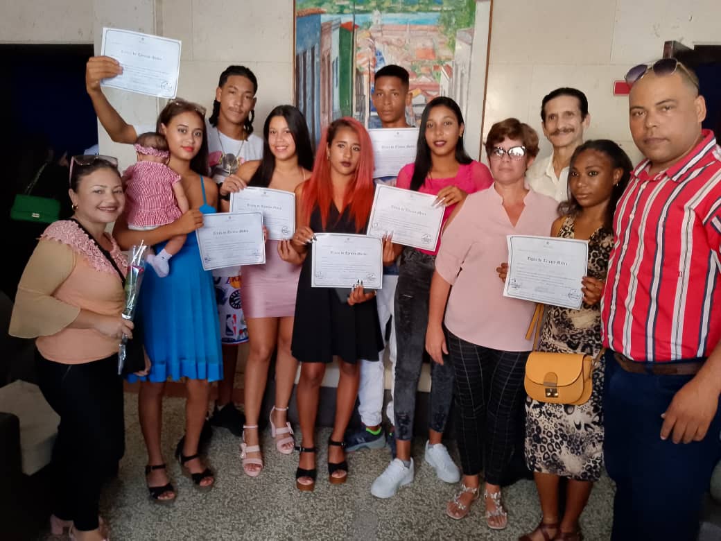 Felicidades a las nuevas generaciones de planificadores del INOTU de la provincia de Santiago de Cuba... la Patria los contempla orgullo. 🇨🇺