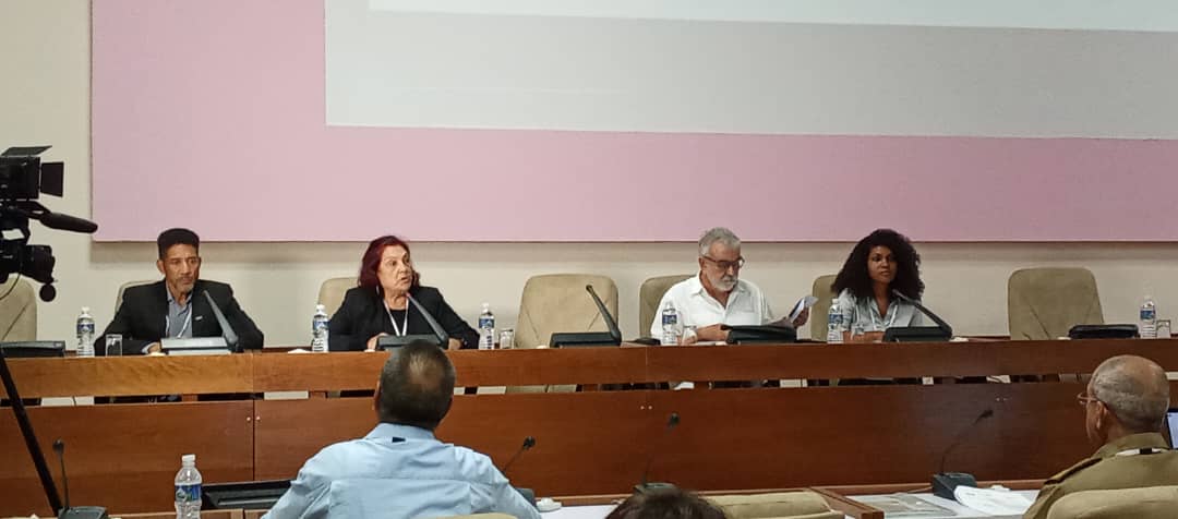 Panel 2: Dinámica demográfica y desarrollo territorial: "Impacto de los cambios en las proyecciones del desarrollo territorial desde el ENOT". Panel 2: Dinámica demográfica y desarrollo territorial: "Impacto de los cambios en las proyecciones del desarrollo territorial desde el ENOT".