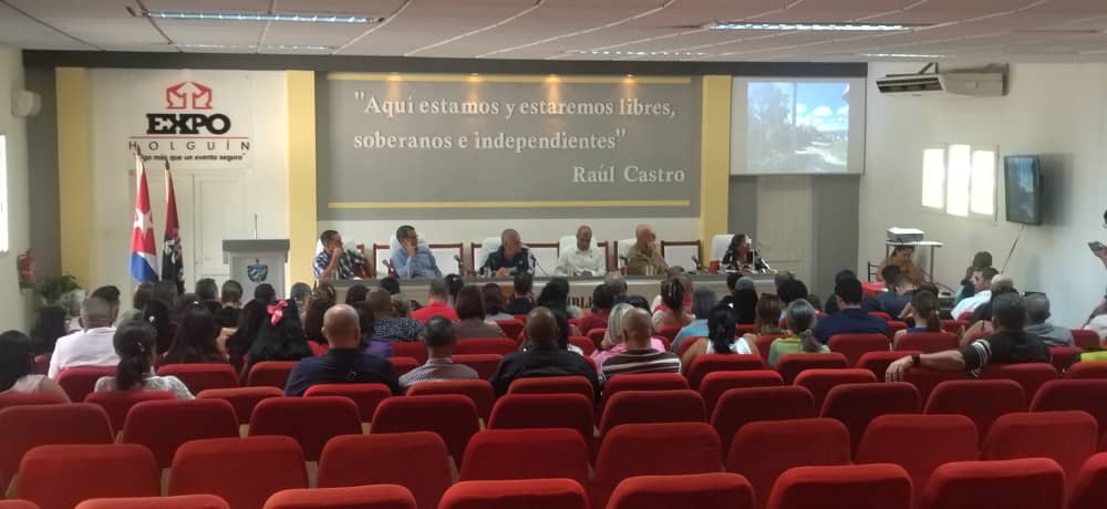 Asistentes a la Asamblea de Balance de Holguín Asistentes a la Asamblea de Balance de Holguín