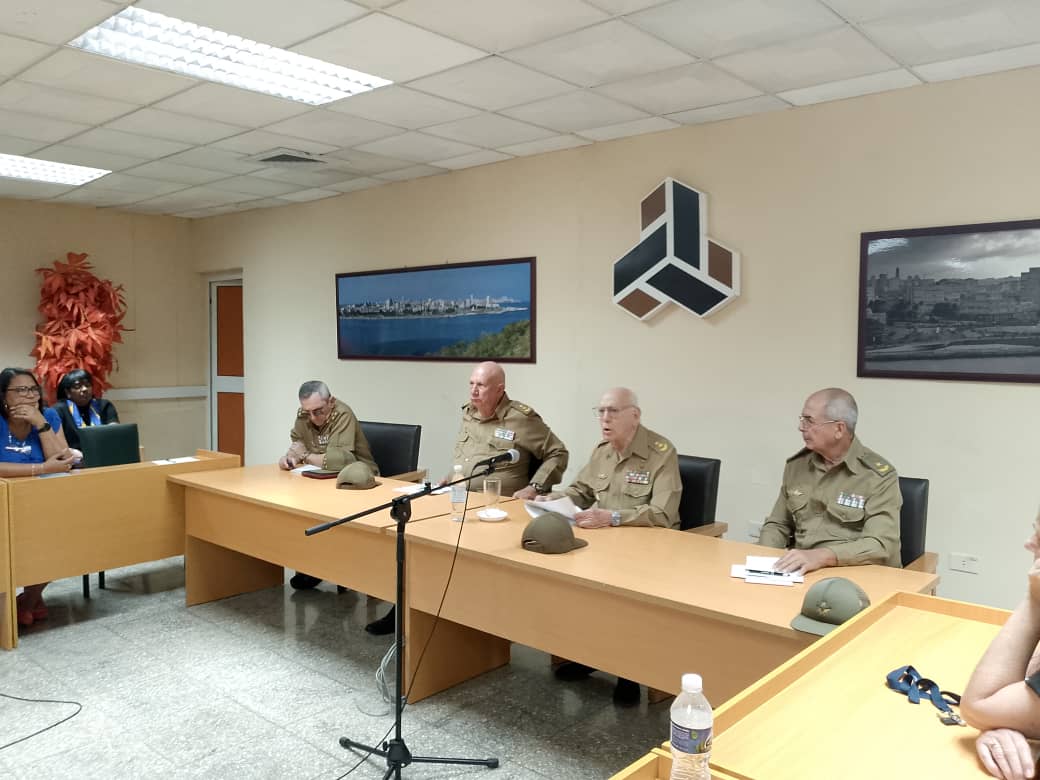 Presentación de la ponencia “El Batallón de combate de la Policía Nacional Revolucionaria y su participación en La Batalla de Playa Girón” Presentación de la ponencia “El Batallón de combate de la Policía Nacional Revolucionaria y su participación en La Batalla de Playa Girón”