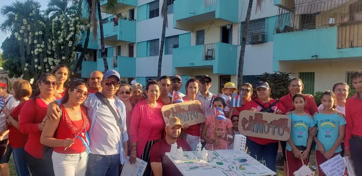 Representantes de los trabajadores de la Dirección del OTU en Contramaestre, Santiago de Cuba, en la  actividad por el 1 de Mayo 2025.