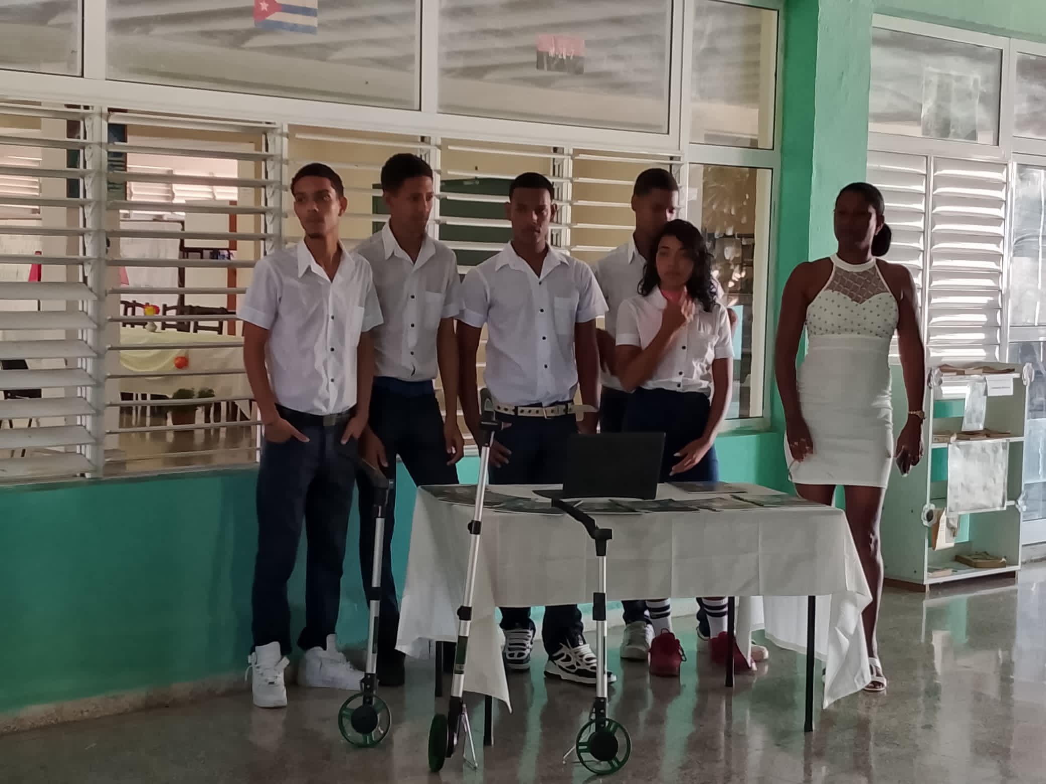Visita al IP José Marcelino Grajales para presenciar la Sociedad Científica de nuestros estudiantes. Visita al IP José Marcelino Grajales para presenciar la Sociedad Científica de nuestros estudiantes.