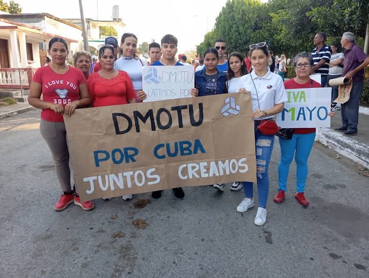 Representantes de los trabajadores de la Dirección del OTU en Rodas, Cienfuegos, en la actividad por el 1 de Mayo 2025.