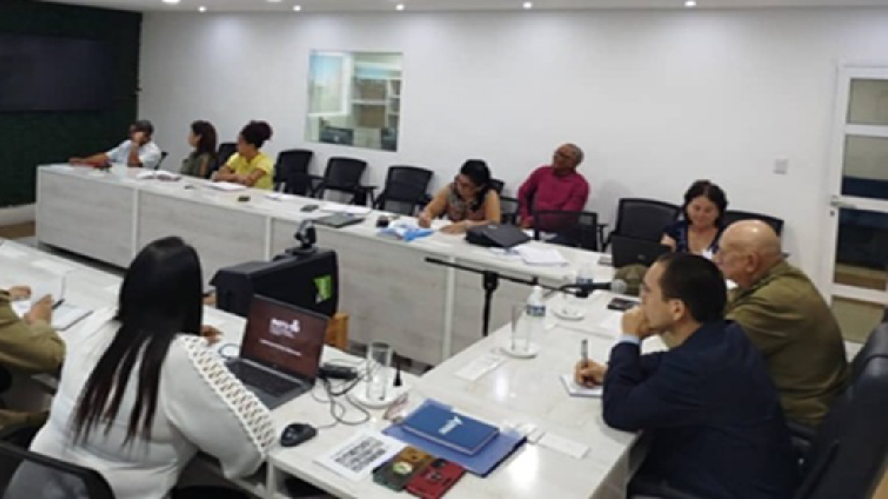 Encuentro con el Sr. Raúl Acosta Gregorich, Presidente de INOTU, el Sr. Carlos Fidel Martín Rodríguez, Director de la DOEI y equipo de trabajo del INOTU Encuentro con el Sr. Raúl Acosta Gregorich, Presidente de INOTU, el Sr. Carlos Fidel Martín Rodríguez, Director de la DOEI y equipo de trabajo del INOTU