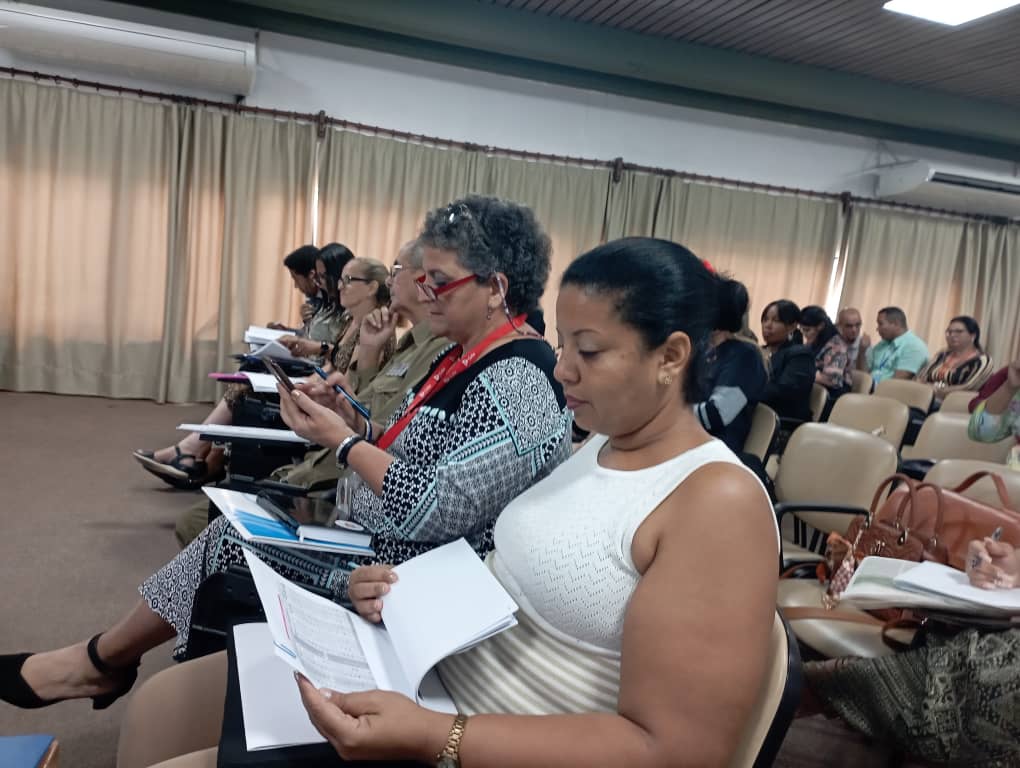 Información del INOTU a la Comisión de Industria, Construcción y Energía de la Asamblea Nacional del Poder Popular Información del INOTU a la Comisión de Industria, Construcción y Energía de la Asamblea Nacional del Poder Popular