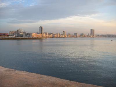 La ciudad de La Habana recibió oficialmente (7/6/2016) su condición como una de las siete ciudades maravillas del mundo moderno, atendiendo a la diversidad en términos de geografía regional y global de la sociedad, cultura urbana, y el carisma y jovialidad de sus habitantes. En la explanada del Castillo de San Salvador de la Punta, a la entrada de la bahía, se encuentra el monumento y la placa conmemorativa que refrendan el reconocimiento otorgado, durante el tercer concurso organizado por la fundación sui