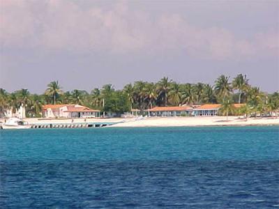 Playa María la Gorda;  costa sur de la isla de Cuba, 42 km al SO del pueblo de Sandino, en la bahía de Corrientes, en los  21” 49’ lat. N y los  84” 30’ long. 0. Largo de la franja costera: 2,5 km. En este lugar brota agua potable de una casimba. Fuente: Diccionario Geográfico de Cuba.