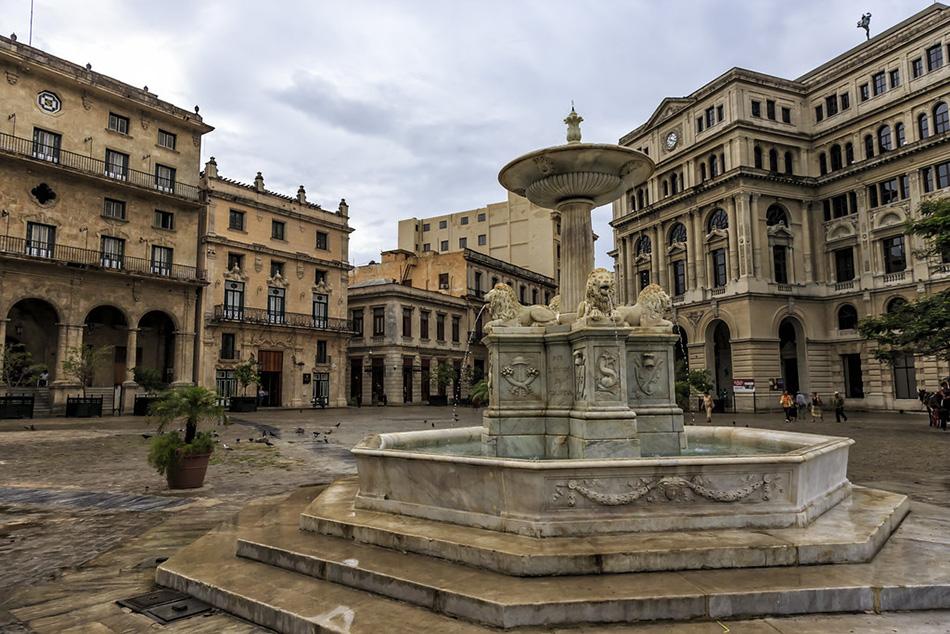 Patrimonio cultural de la Humanidad al Centro Histórico de la ciudad de La Habana y su sistema de fortificaciones.